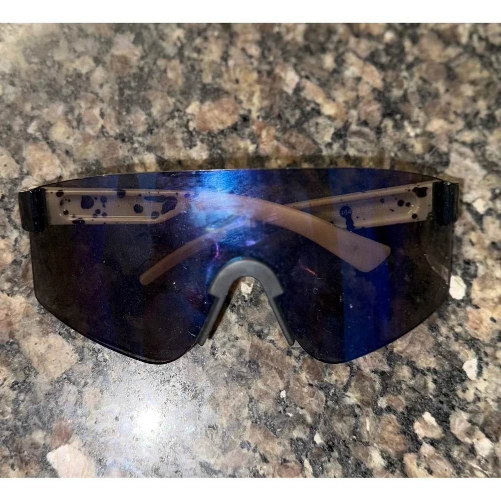 Oversized Shield Sunglasses White Black Paint Splatter Rimless CBS464